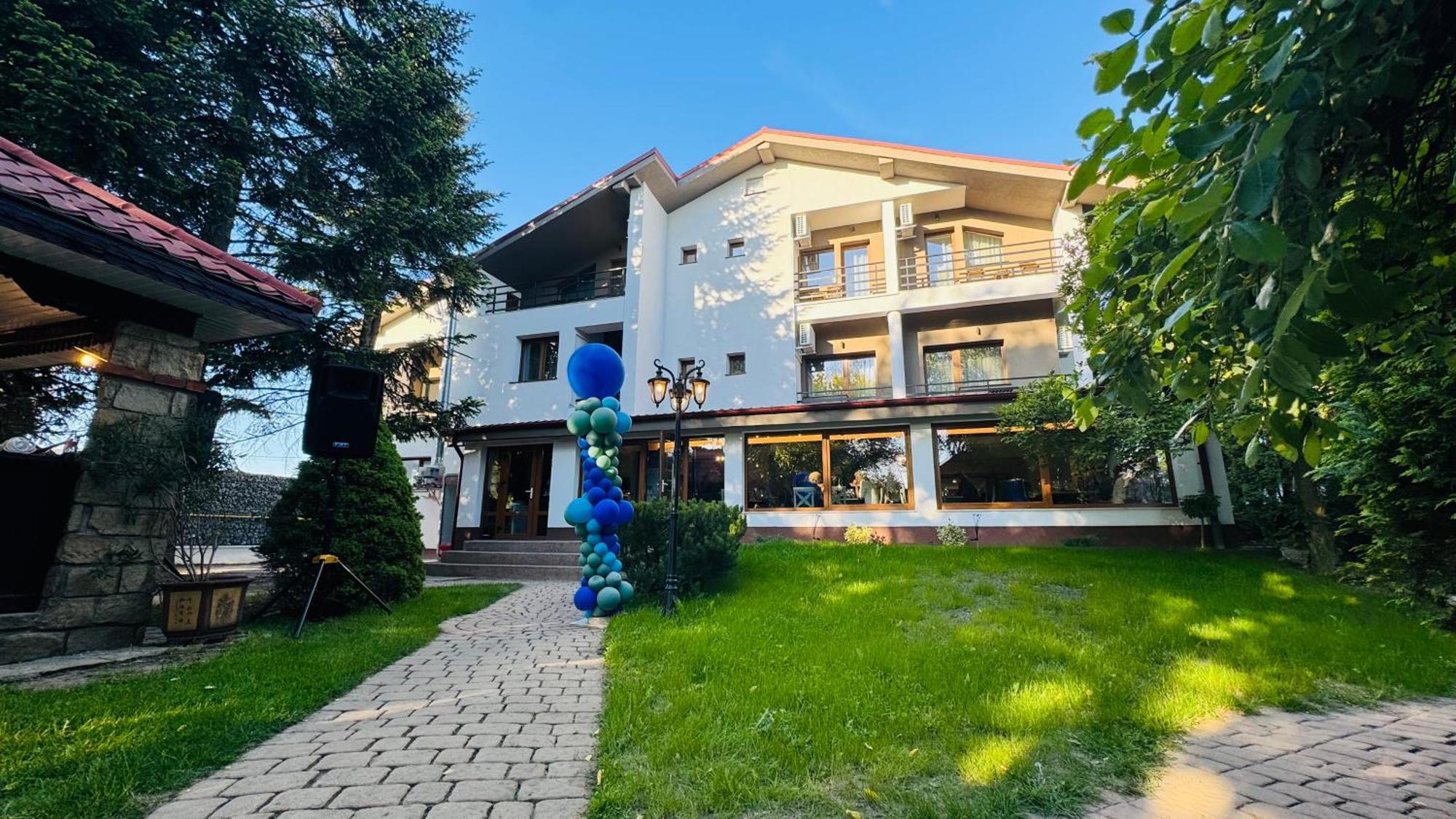 Pensiunea Waldor Bacău Екстериор снимка